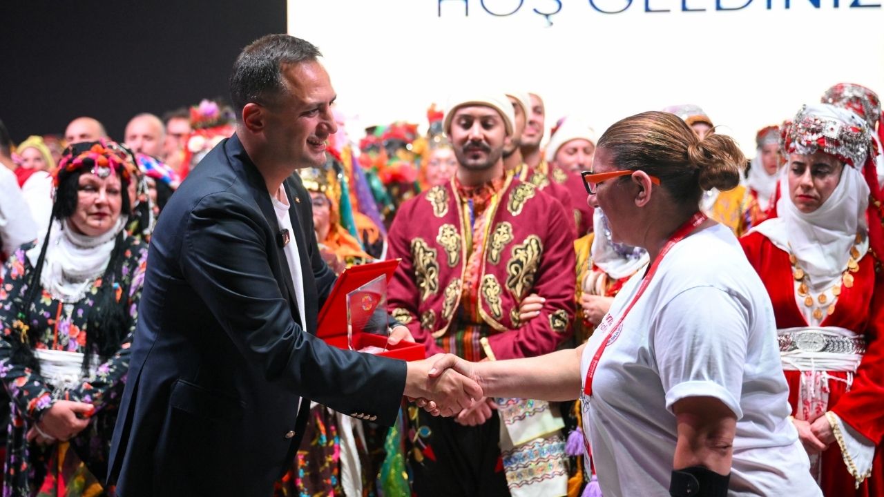 Başkan Eşki Halay Çekerken