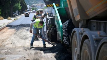 Bornova’nın Pınar Caddesi Yenileniyor: Modern Refüj İnşaatı Başladı
