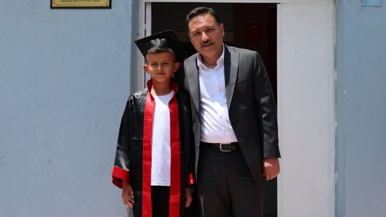 Böylesi ne görüldü ne duyuldu: Sınıfta sadece bir kişi mezun oldu