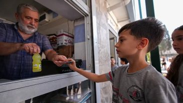 Bu Kantinde Para Değil Atık Geçiyor: İzmir’de Örnek Proje