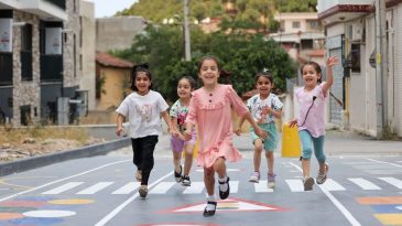 Buca’da sokaklar çocukların: 47 mahalleye oyun sokağı kuruluyor