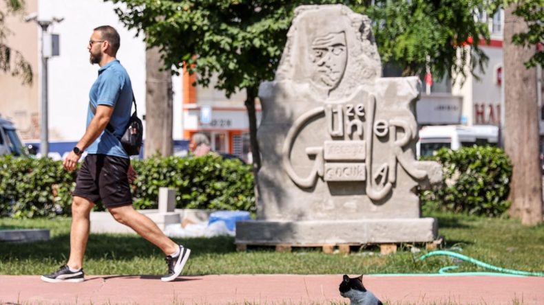 Buca’dan Edip Akbayram’a Vefa: Sözü İzmir’in Kalbinde Yaşayacak