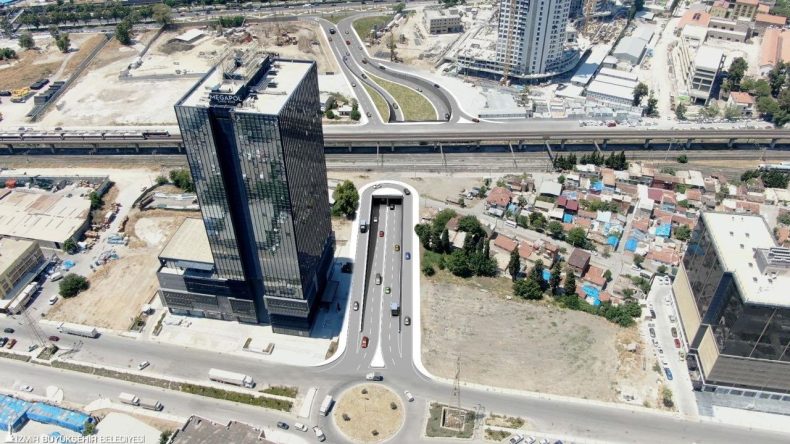 Büyükşehir Harekete Geçti: İzmir’de Trafiği Azaltacak Projeler Birbirini İzliyor