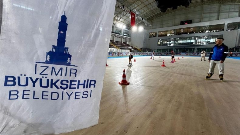 Buzdan Parkeye: Bornova Buz Sporları Salonu Yenileniyor