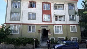 Cam Silerken Üçüncü Kattan Düştü: Ağır Yaralı!