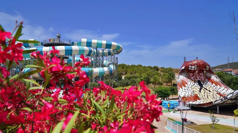 Çeşme'nin popüler Oasis Aquapark'ı neden açılmadı? Açıklama yapıldı
