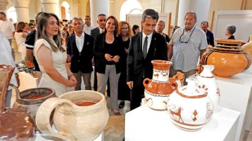 Çeşme Halk Eğitim Merkezi’nin Yıl Sonu Sergisine Büyük İlgi