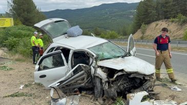 Dört kişilik aileyi kaza ayırdı: 1 çocuk hayatını kaybetti