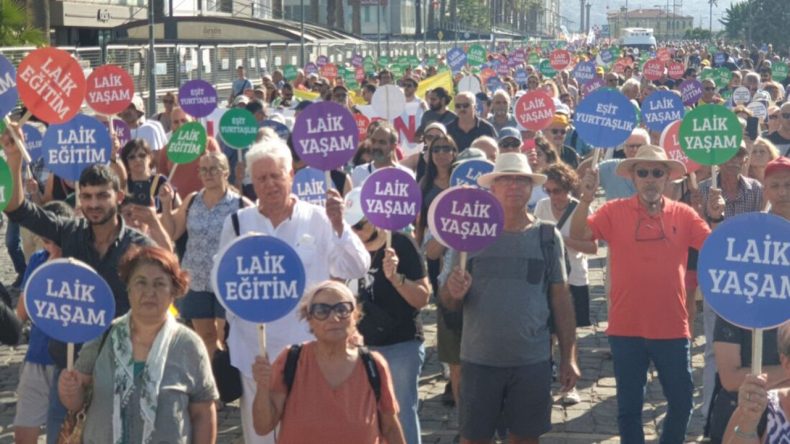 Eğitimciler İzmir’den Ses Yükseltiyor: Kritik Rapor Kamuoyuyla Paylaşılacak