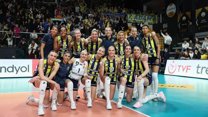 Fenerbahçe, 7 Futbolcu ile Yollarını Ayırdı!