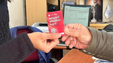 Ge&ccedil;tiğimiz yıl başlatıldı: Emekli Efeslim Kart projesi genişliyor