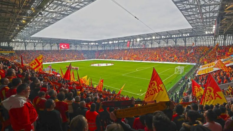 Göztepe’den Taraftarlara Uyarı: Kombine Bilet Sahipleri Dikkat!