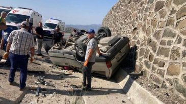 İki Araç Kafa Kafaya Çarpıştı: Faciadan Dönüldü!