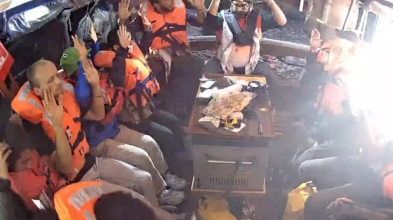 İsrail Madleen Gemisi’ne Saldırdı: Kimyasal Sıvı Püskürtüldü