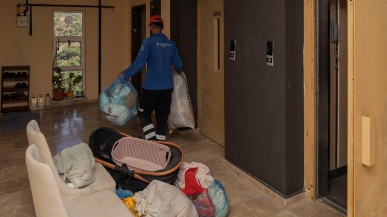İzmir Büyükşehir Belediyesi’nden Zarar Gören Aileye Destek: 1 Yıl Kiradan Muaf