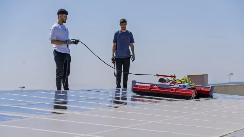 İzmir Büyükşehir’den çevreci yatırım: Robotlarla temizleniyor, yılda 13 milyon lira tasarruf sağlıyor