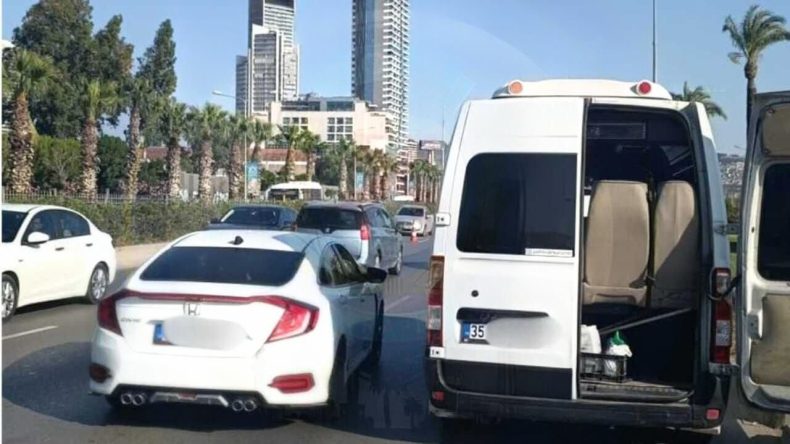 İzmir Emniyet’ten Yola Çıkacaklara Uyarı: Altınyol Caddesi’nde Arıza Yapan Araç Trafigi Aksattı