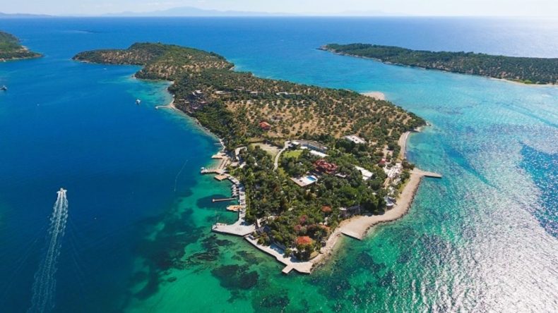 İzmir’in Gizli Tatil Cenneti: Kalem Adası’na Nasıl Ulaşılır?