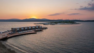 İzmir’in Tatil Cenneti Seferihisar’da Mavi Bayraklı 12 Plaj: İşte Tam Liste