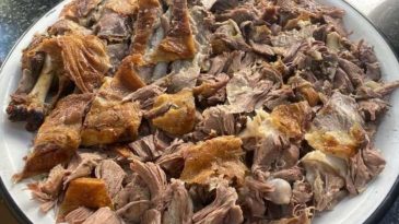 İzmir'in En K&uuml;&ccedil;&uuml;k İl&ccedil;esinin &Ouml;zg&uuml;n Lezzeti: Kuyu Kebabı!