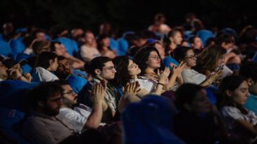 İzmir'de açık havada sinema keyfi!