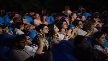 İzmir'de açık havada sinema keyfi!