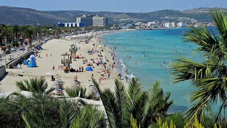 İzmir’de 2025 Yazında Tercih Edilebilecek 15 Ücretsiz Plaj ve Koy