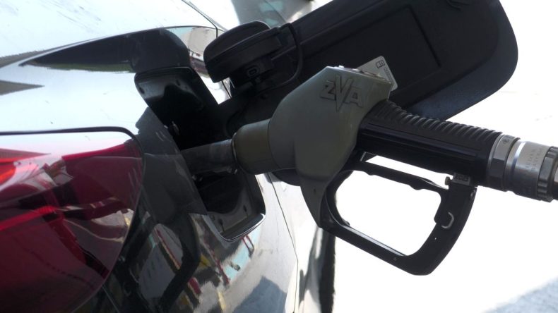 İzmir’de Akaryakıt Fiyatları 50 TL’yi Geçti: Rekor Artışa Vatandaşlar Tepki Gösterdi