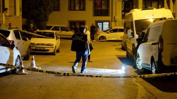 İzmir’de Alacak Verecek Kavgası Kanlı Bitti: 24 Yaşındaki Genç Hayatını Kaybetti, Şüpheli Firarda