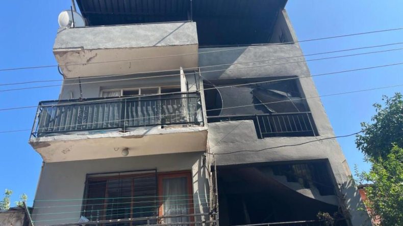 İzmir’de Alevler Binası Sardı: Bir Kişi Son Anda Kurtarıldı