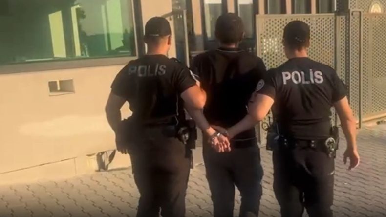 İzmir’de Aranan Çocuk İstismarcısı Yakalandı