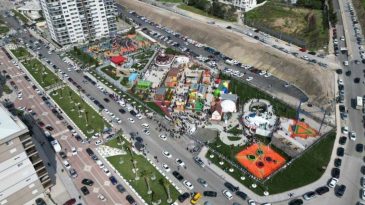 İzmir’de çocuklara özel köy: Yaz tatillerinin vazgeçilmez oyun alanı