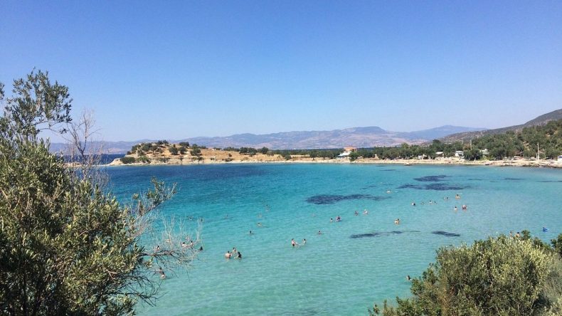 İzmir’de Denize Girebileceğiniz Saklı Cennet: Pissa Koyu Ulaşım Rehberi