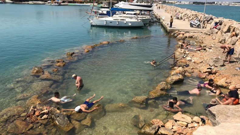 İzmir’de Denizin İçinde Doğal Termal Mucize: Ömrünüze Ömür Katacak, Üstelik Ücretsiz