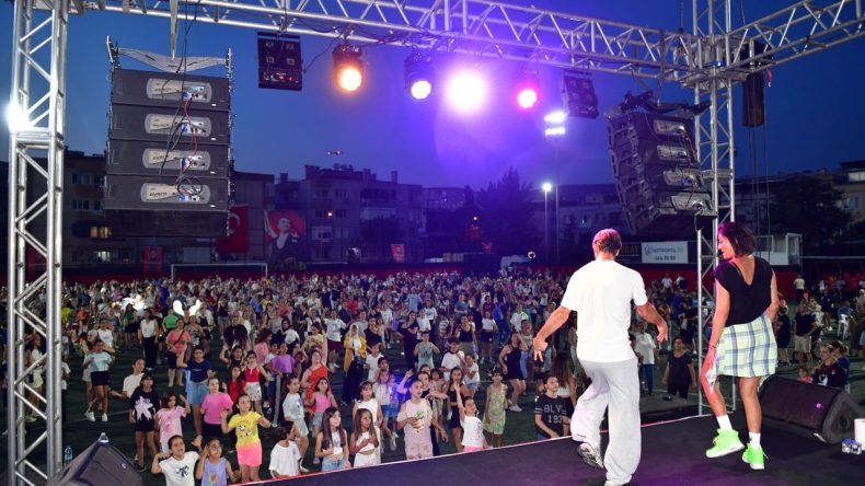İzmir’de Festival Coşkusu: Dans ve Müziğin Kalbi Çiğli’de Atıyor