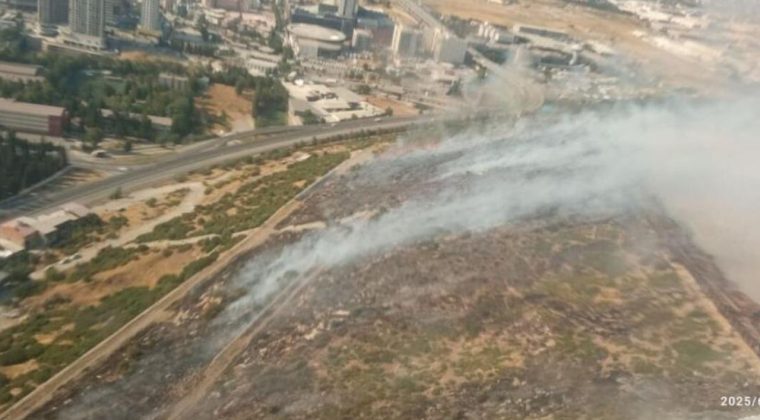 İzmir’de Korkutan Yangın: Müdahale Başladı!
