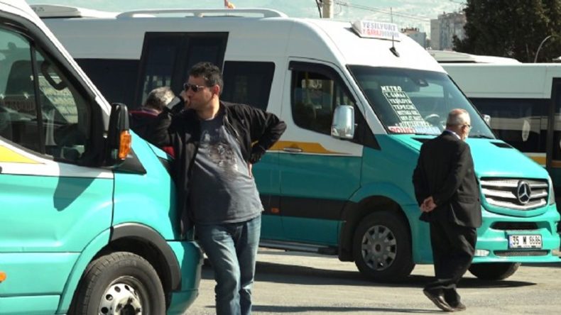 İzmir’de Minibüsçülerden Tepki: Kontak Kapatma Eylemi