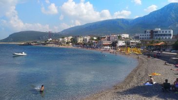 İzmir’de Toplu Taşıma Araçları ile Ulaşılabilecek Huzurlu Bir Nokta: Berrak Sularıyla Bodrum Plajı