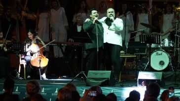 İzmir’de Unutulmaz Konser: O İsim de Sahne Aldı!