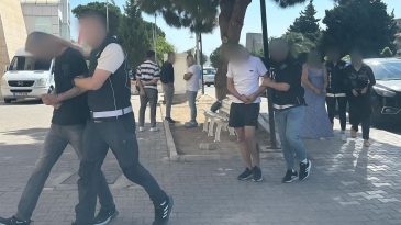 İzmir’de Zehir Tacirlerine Baskın: 3 Şüpheli Tutuklandı