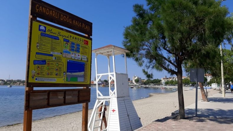 İzmirli Ailelerin Gözde Noktası: Kumlu Denizi ile Çandarlı Doğu Halk Plajı