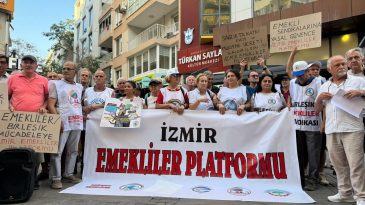 İzmir&rsquo;de Emekliler Sokağa &Ccedil;ıktı: Sadaka Değil, Hakkımızı İstiyoruz