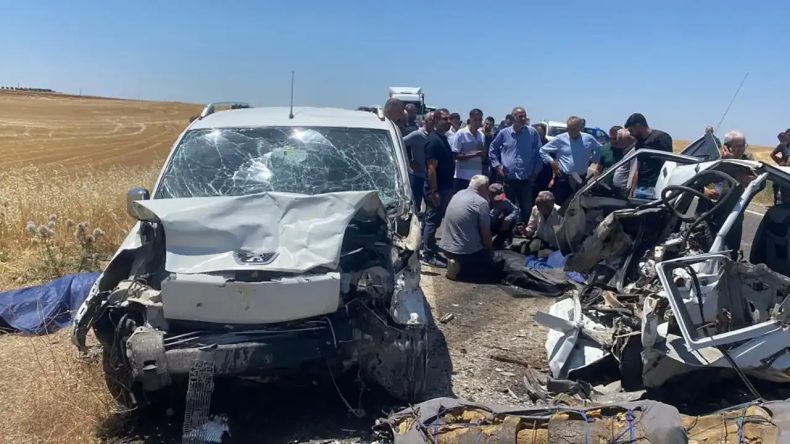 Katliam gibi kaza: 4 kişi hayatını kaybetti