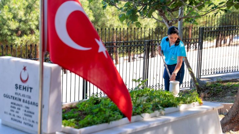 Konak’ta Bayram Temizliği: Kadifekale Hava Şehitliği Işıl Işıl
