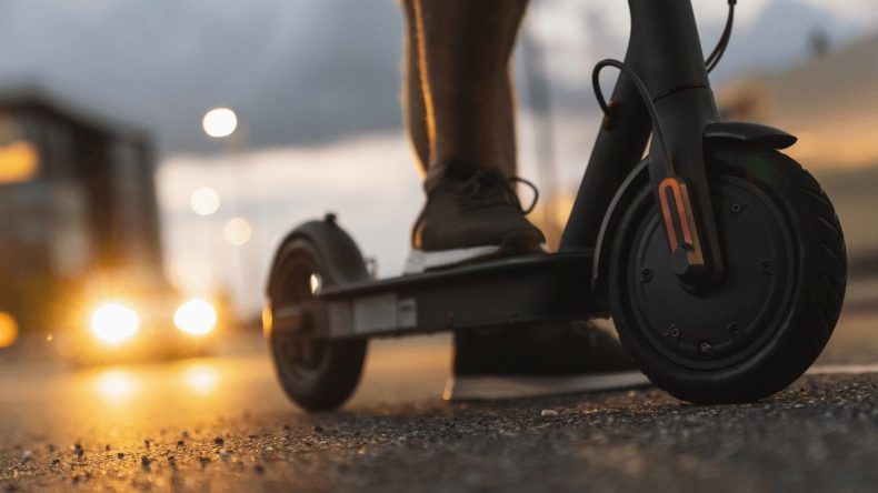 Kontrolsüz Trafik Dönemi Sona Eriyor: Scooter’lara Plaka ve Sigorta Zorunluluğu Gelebilir