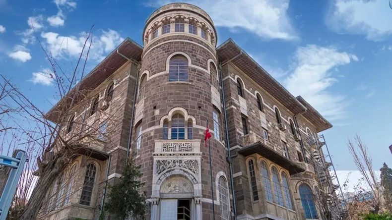 Kültür ve Sanatın Kalbinde: İzmir’in Tarihi Müzelerinde Yolculuk