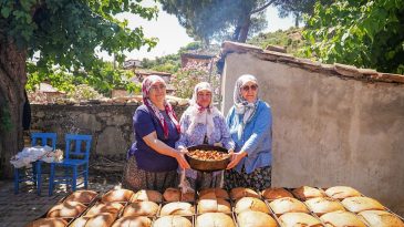 Lezzet Tutkunları &Ouml;demiş ve Tire'ye Akın Etti: İzmir'de Efeler Yolu Gastronomi G&uuml;nleri