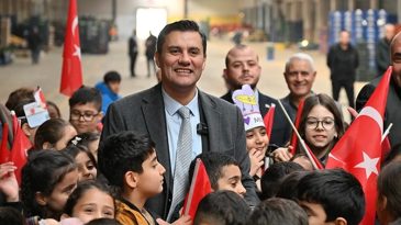 Manisa Büyükşehir Belediye Başkanı Ferdi Zeyrek’in Kimliği ve Güncel Sağlık Durumu