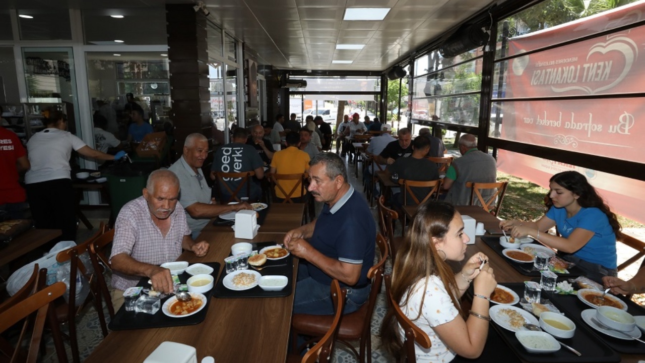 Menderes'te Yemek İkramı