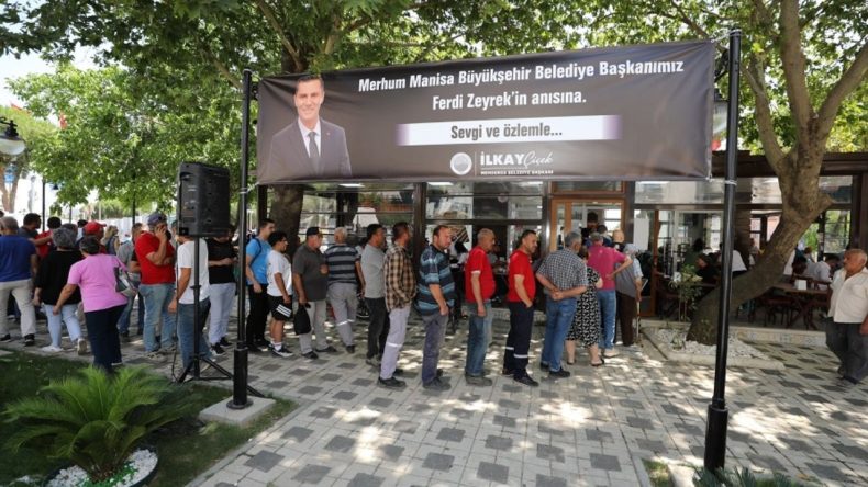 Menderes’te Ferdi Zeyrek Anısına Ücretsiz Yemek İkramı